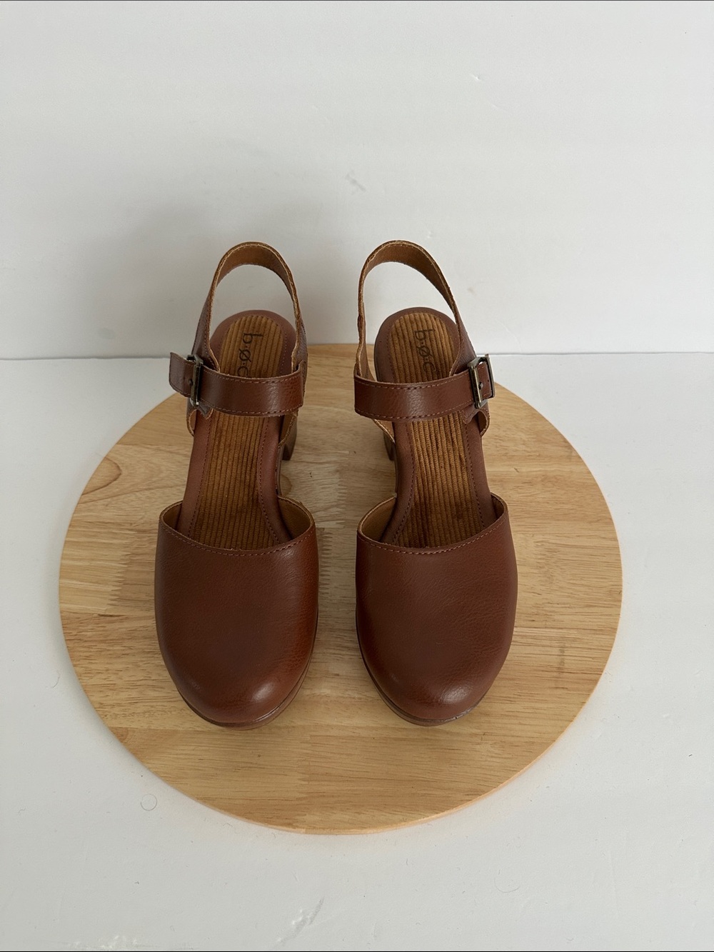 BOC by Born Natasha Womens Round Closed Toe Clogs